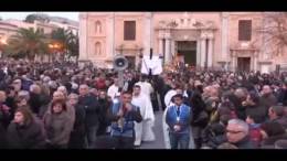 Pasqua-2015-a-Termini-Imerese-processione-venerdi-santo-2015