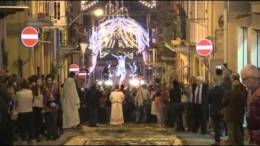 Processione-SS-Crocifisso-dallinfiorata-di-via-Giacinto-Lo-Faso