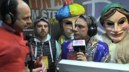 Le-maschere-del-carnevale-di-Trabia-in-visita-a-Radio-Panorama-x-il-gemellaggio-con-quelle-di-Termin