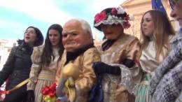 Carnevale-Termitano-2019-consegna-chiavi-della-citta-piazza-Duomo