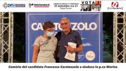 Comizio-del-candidato-Francesco-Caratozzolo-a-sindaco-in-p.za-Marina