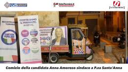 Comizio-della-candidata-Anna-Amoroso-sindaco-a-P.za-Santa’Anna