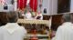 Mons.-Corrado-Lorefice-Vescovo-di-Palermo-accoglie-la-notizia-dell39elezione-del-nuovo-Papa-Leone-XIV