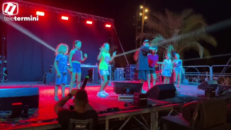 U-Fistinu-a-Termini-Imerese-Rovazzi-in-concerto-al-Belvedere